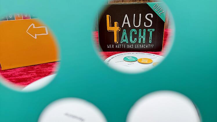 Spiele-Test 4 aus Acht: So gut ist das Koop-Quizspiel mit der Schablone