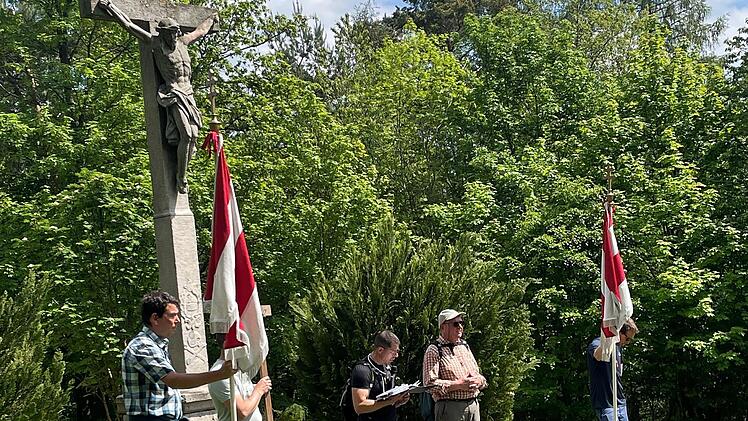 Andacht am Wei&szlig;en Kreuz.