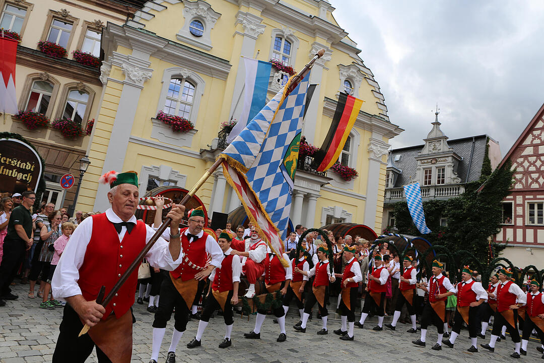 Eröffnung der Kulmbacher Bierwoche mit Büttnertanz und Bieranstich; Foto: Barbara Herbst