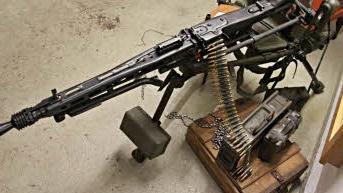 Das Rattern von Maschinengewehren war früher auf den Schießbahn häufig zu hören. Seit dem Abzug der Soldaten aus der ehemaligen Balthasar-Neumann-Kaserne Ebern im Jahr 2004 sind sie verstummt. Eine Nachbildung des MG ist im Garnisionsmuseum zu sehen.  Foto: Helmut Will