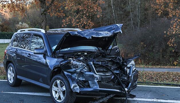 Kollision im Kreis Bamberg: Drei verletzte Personen nach Unfall