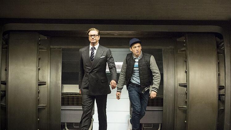 Angesichts der Bedrohung durch Valentine gilt es f&uuml;r Agent Harry (Colin Firth, links) keine Zeit bei der Ausbildung von Gary (Taron Egerton) zu verlieren.