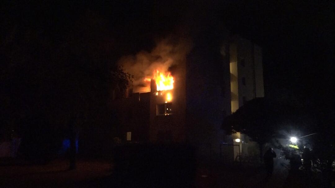 Bamberg: Brand in Mehrfamilienhaus - Feuerwehr findet leblosen Bewohner