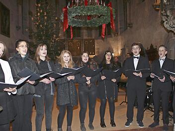 "Baby, it's cold outside", sang der Oberstufenchor.  Fotos: Ralf Naumann