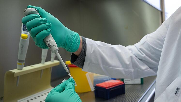 Die gefährliche Omikron-Variante des Coronavirus bereitet jetzt auch im Coburger Land zunehmend Kopfzerbrechen.