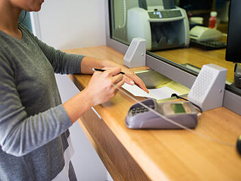 Welche Geb&uuml;hren sind bei der Bank  zul&auml;ssig?