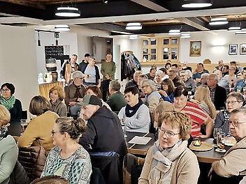 Was D&ouml;ringstadt bewegt: Schule, Bushaltestelle, Mainbr&uuml;cke