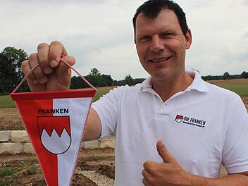 Jürgen Schröder aus Adelsdorf tritt für die Partei "Die Franken" an. Foto: Andreas Dorsch