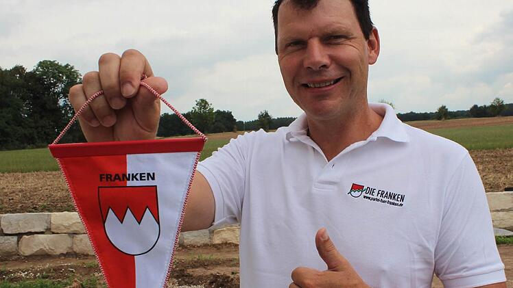 Jürgen Schröder aus Adelsdorf tritt für die Partei "Die Franken" an. Foto: Andreas Dorsch
