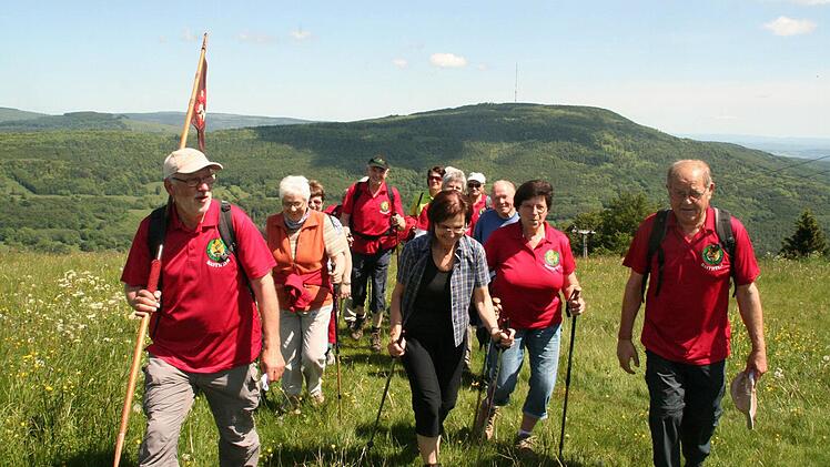 Wanderer auf dem Weg zur Kissinger Hütte
