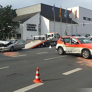 Notarztwagen verunglückt auf Einsatzfahrt