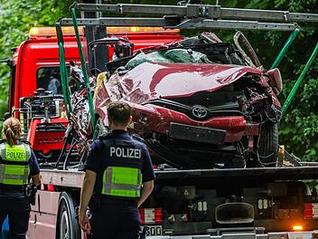 Vier junge Menschen sterben bei Autounfall