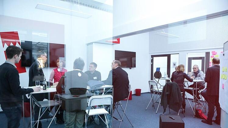 Denkwerkstatt "Bamberg 2050": Blick auf den Workshop "Wie wohnen wir?". Foto: Barbara Herbst