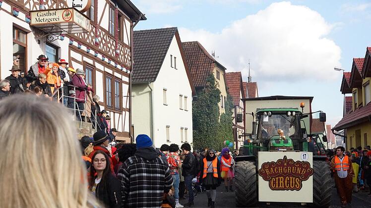 Gaudiwurm in DiebachFoto: Arkadius Guzy