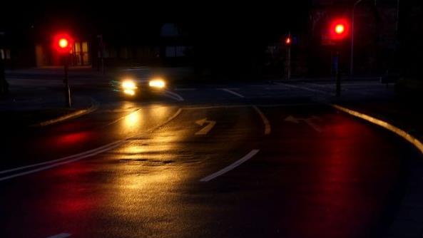 Zeugen sagen, der 21-J&auml;hrige sei in Bamberg bei Rot &uuml;ber die Ampel gefahren. Symbolfoto: pixabay.com