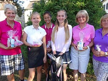 Die besten Golferinnen beim Pink Ribbon Damentag (von links):  Andrea Wehner, Scarlett-Rose Ziegler, Karin Geßner, Maja Hartung, Elfriede Nolte und Christine Schneiderbanger Foto: Anton Then