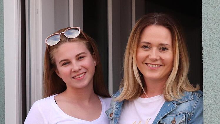 Wenn Doris Vujevic zu Hause ist, kümmert sie sich um ihre Töchter Tamara (links) und Sanja. Papa Gordan arbeitet in dieser Zeit. Er kümmert sich um die Kinder, wenn Doris auf Arbeit ist. Johanna Blum