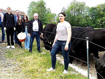 Auf dem Laitscherhof erlebten die Schüler die Fütterung der Weidetiere.
