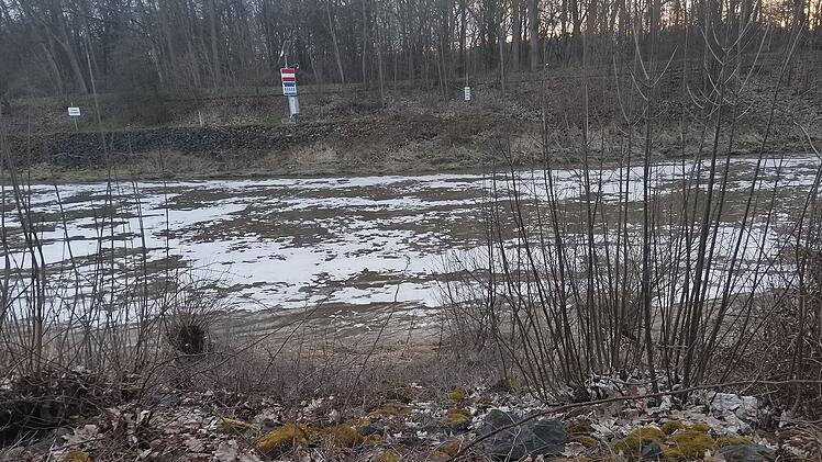 Bamberg: Massenhaft Schaum auf der Regnitz -  so kam es dazu