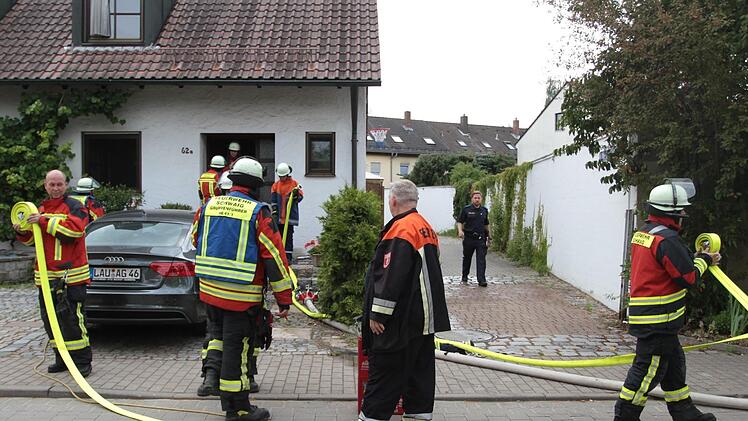 Wegen dem Rauch ist das Haus derzeit nicht bewohnbar. Foto: NEWS5 / Friedrich
