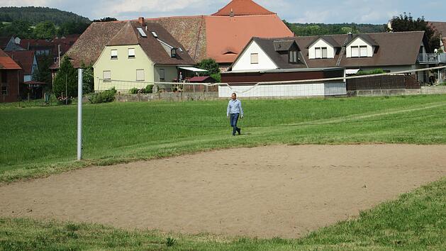 Rund um das Beachvolleyballfeld in Elfershausen soll ein- bis zweimal im Jahr Strandfeeling mit Bewirtung und Musik stattfinden. Details zu dem Antrag will der Gemeinderat noch erarbeiten.
