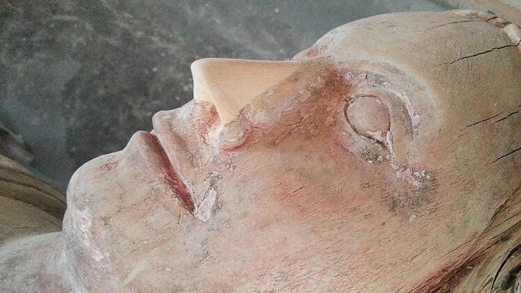 Der Engel bekam eine neue Nase ...