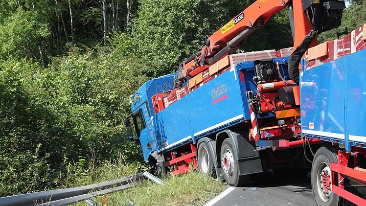 Ein junger Mann wurde am Dienstag bei einem Unfall auf der B287 schwerst verletzt. Foto: Thomas Mäuser