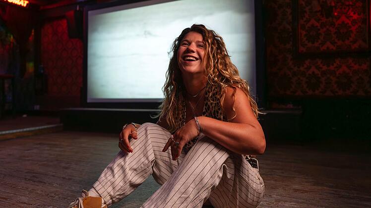 Yasmin "Yaz" liebt ihr freies und ungebundenes Leben.