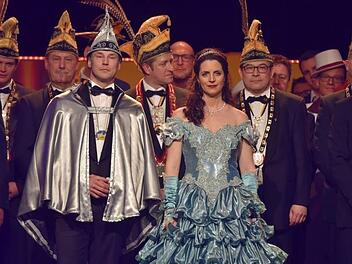 Das neue Prinzenpaar der Coburger Narrhalla: Daniel I. und Daniela II.Foto: Jens Gundermann