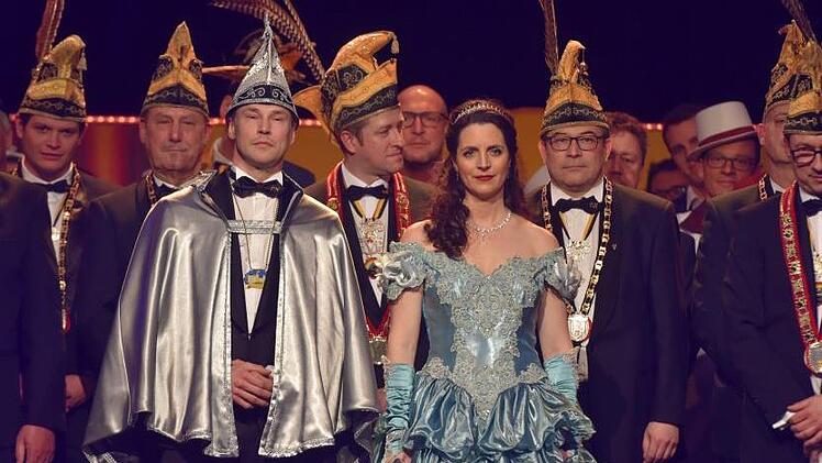 Das neue Prinzenpaar der Coburger Narrhalla: Daniel I. und Daniela II.Foto: Jens Gundermann