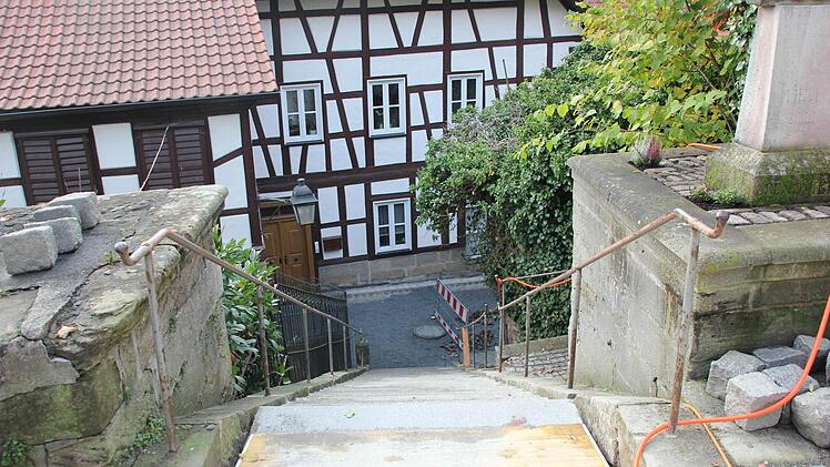 Der obere Teil der Treppenanlage ist fast fertig.