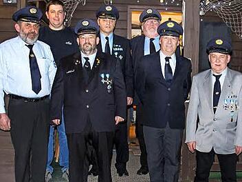 Der neue Vorstand: Karlheinz Wagner, Matthias Möhrlein, Roland Leicht sen, Franz Roth, Josef Prosch, Rudolf Böhling und Konrad Laux Foto: thü