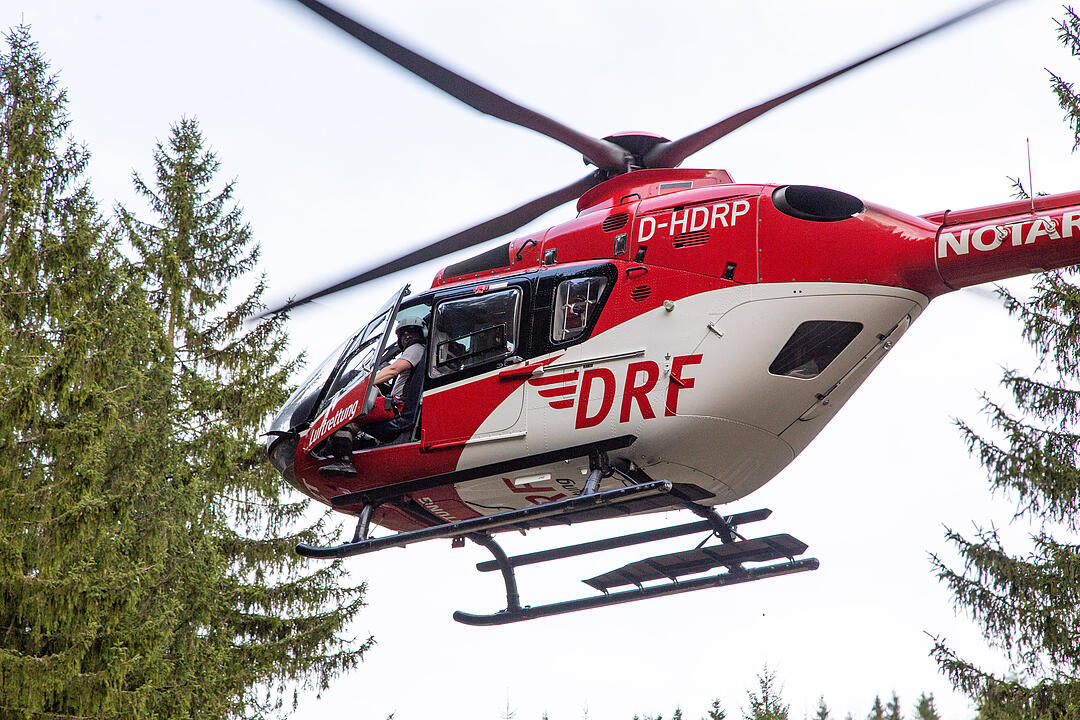 Motorrad kollidiert mit Linienbus: Coburger stirbt bei Unfall in Thüringen