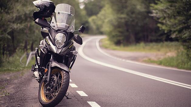 41-J&auml;hriger verletzt bei Sturz mit Motorrad