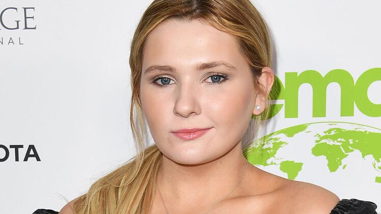 2017 machte Abigail Breslin publik, dass sie von dem Mann vergewaltigt wurde, mit dem sie in einer Beziehung lebte.