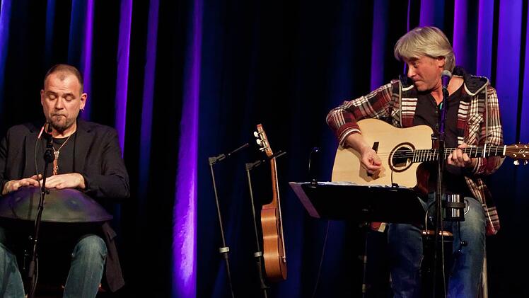 Werner Schmidbauer (rechts) und Martin Kälberer begeisterten ihr Publikum beim Gastspiel im Kongresshaus. Fotos: Jochen Berger