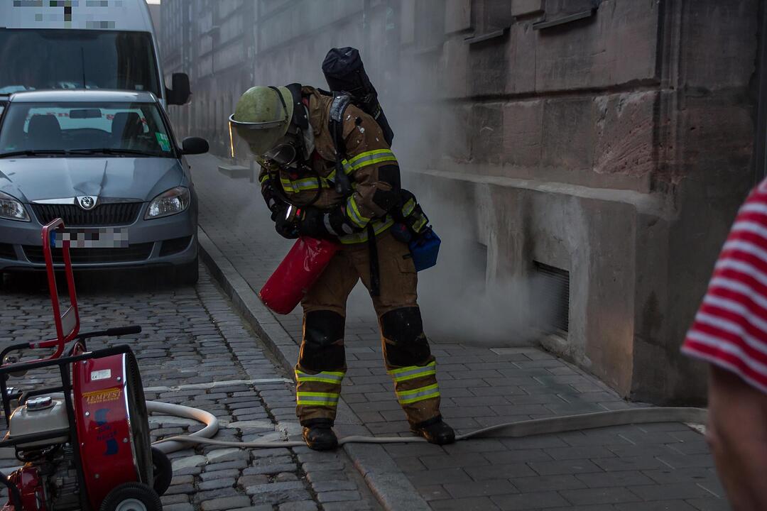 Fürth: Kellerbrand in Mehrfamilienhaus