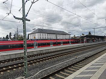 Bahnhof Forchheim, Zug, Bahn, Regionalexpress