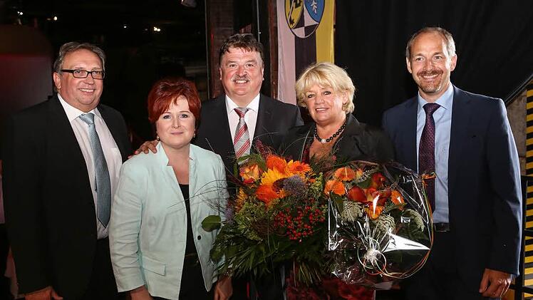 Landrat Klaus Peter Söllner mit seiner Gattin Ilse und seinen Stellvertretern Dieter Schaar, Christina Flauder und Jörg Kunstmann.  Foto: Barbara Herbst