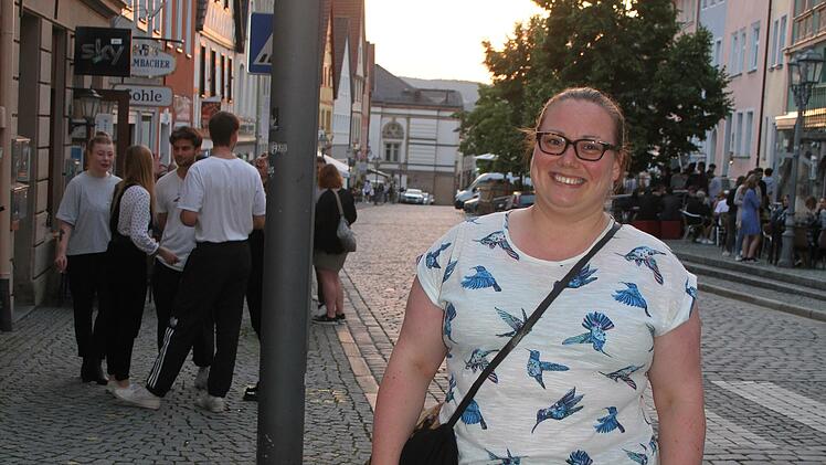 Streetworkerin Miriam Keis mischte sich unter die Feiernden.  Foto: Sonny Adam