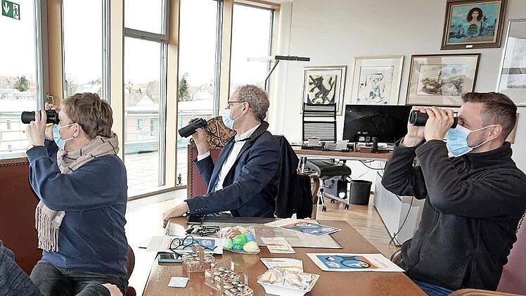 Judith Jochmann (von links), German Hacker und Martin Paulus und Tamara Lößel hatten nicht nur die Störche im Blick, sondern warben für die Stadtmesse.