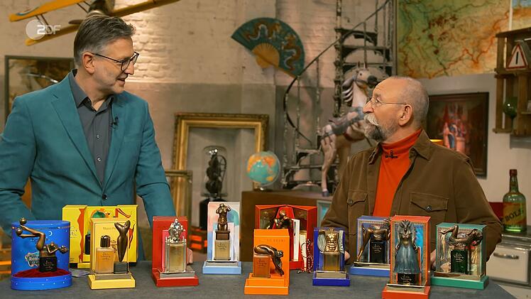Die elf Parfüm-Flacons "Les beaux arts" von E&C aus den 1990er-Jahren schätzte Detlev Kümmel auf 900 bis 1.200 Euro. Wolfgang Pauritsch gab 1.200 Euro für die Fläschchen aus.