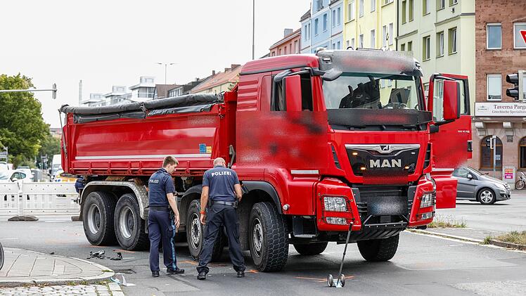 Nürnberg: Lkw erfasst E-Bike
