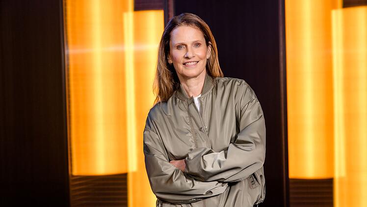 Katrin M&uuml;ller-Hohenstein moderiert den Testspiel-Abend im ZDF.