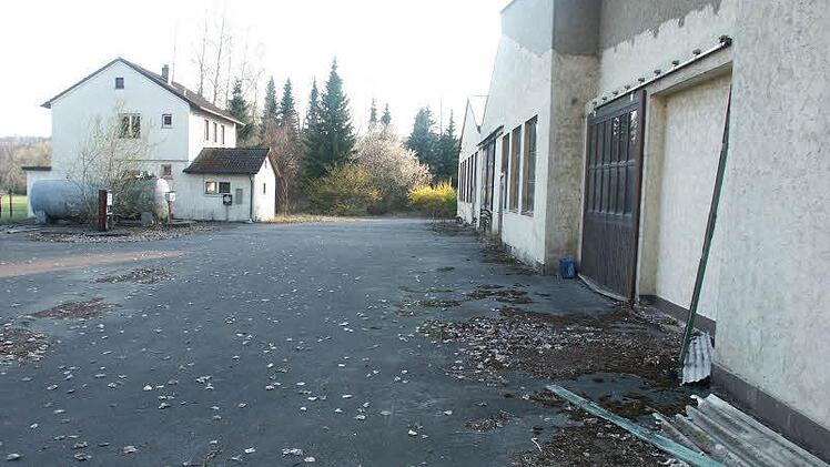 Seit Jahren gammeln die Gebäude auf dem Gelände der ehemaligen Firma ATS vor sich hin. Foto: Archiv/M. Beetz