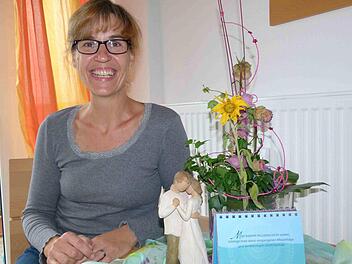 Barbara Kreklau kann nach schmerzhaften Erfahrungen dank der Unterstützung durch die Selbsthilfegruppe wieder lachen. Foto: Marion Krüger-Hundrup