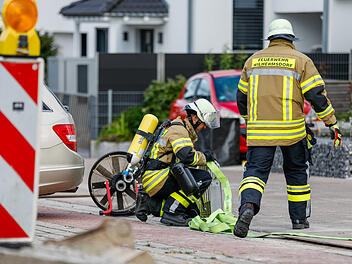 Gas-Alarm in Wohngebiet: Feuerwehr muss zehn Wohnhäuser evakuieren