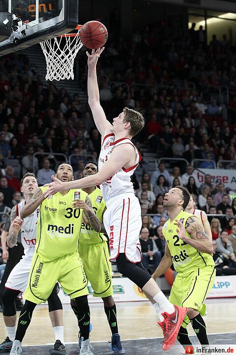 Brose Baskets vs Medi Bayreuth