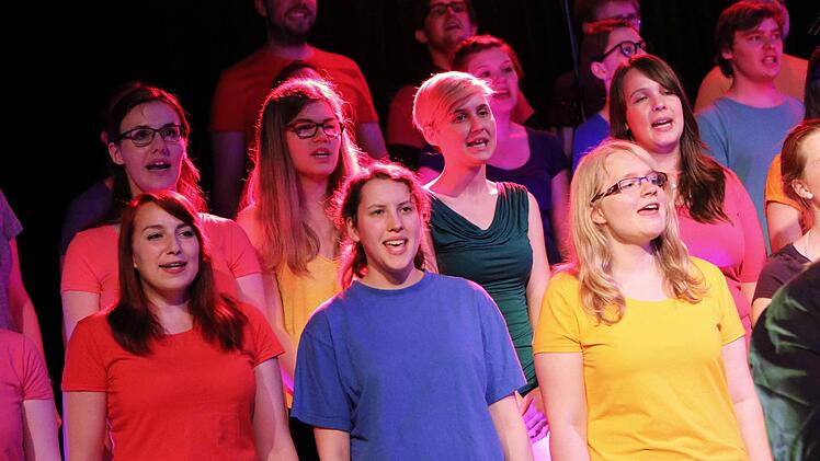 "Dreams and Drums" lautet das Motto beim Konzert des Coburger Hochschulchors und der Hochschul-Bigband am Freitag und Samstag im Kongresshaus. - Eintritt frei, Beginn: 19.30 Uhr. Fotos: Jochen Berger