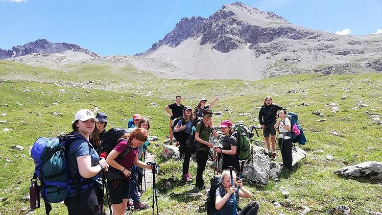 Teamgeist war gefragt bei der Alpen&uuml;berquerung der Montessorisch&uuml;ler. Foto: Bernhard D&uuml;nisch